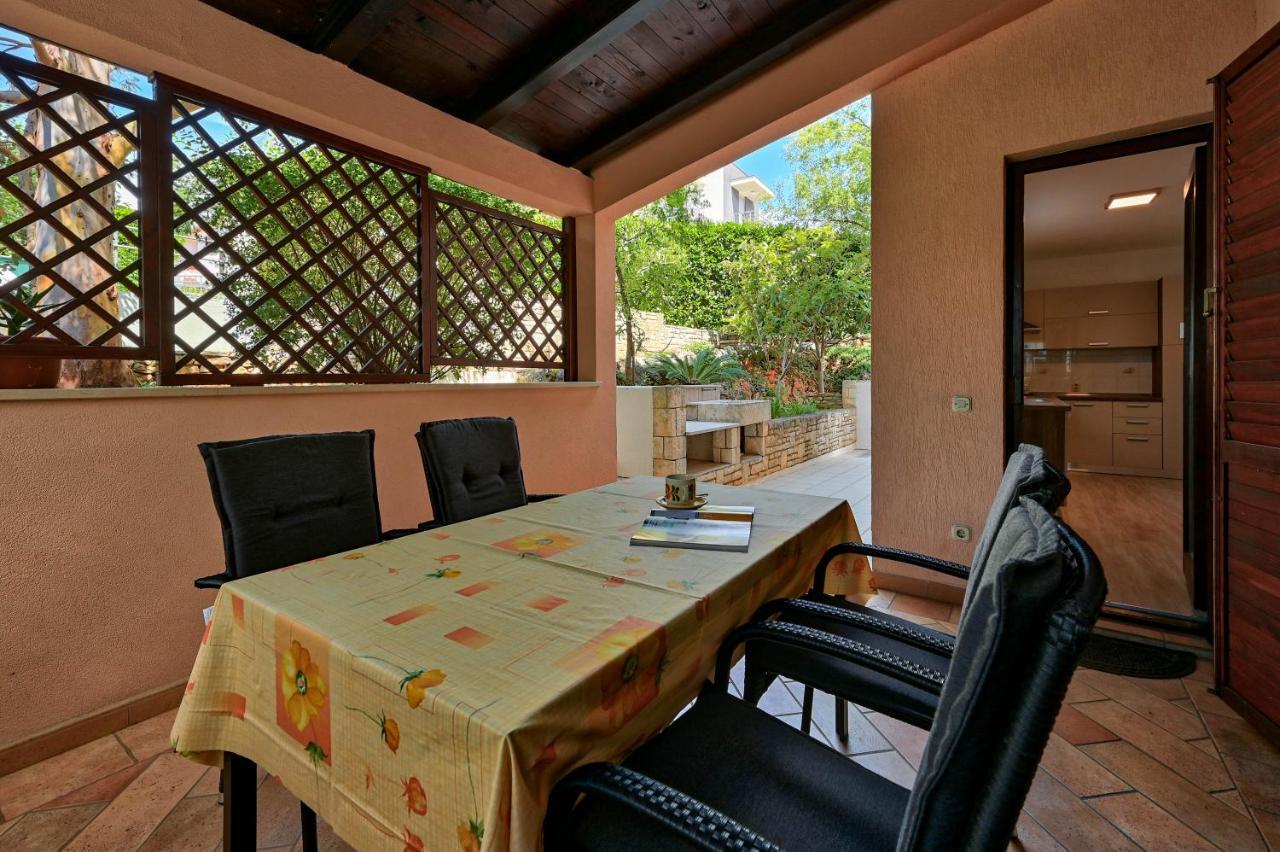 Iby Apartment Pula Exterior photo